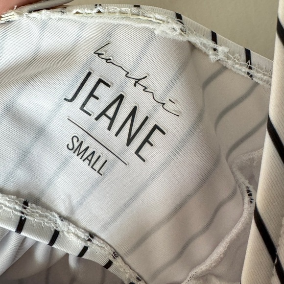 Kortni Jeane White Black Striped Peplum Bikini Swim Swimmers Top Size Small - Picture 11 of 12